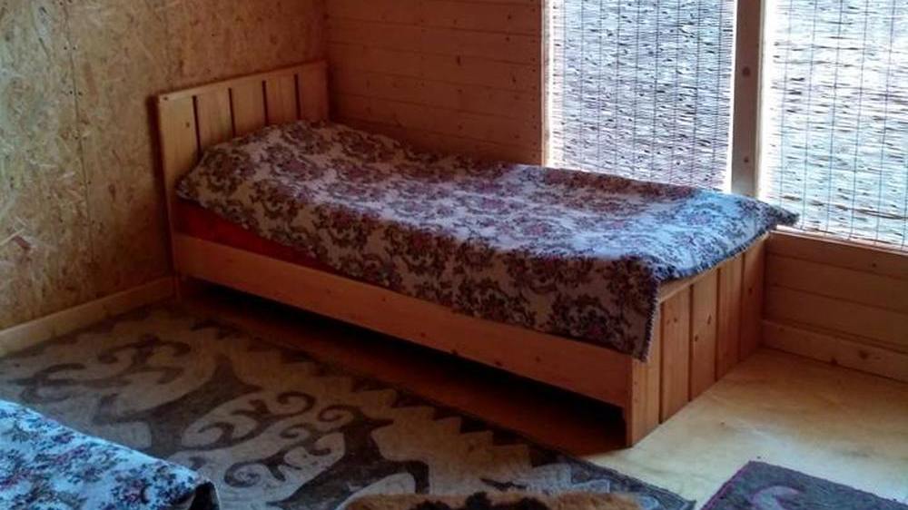 Schlafzimmer, Gästehaus Kok Archa, Tschon Kemin, Kirgistan Rundreise