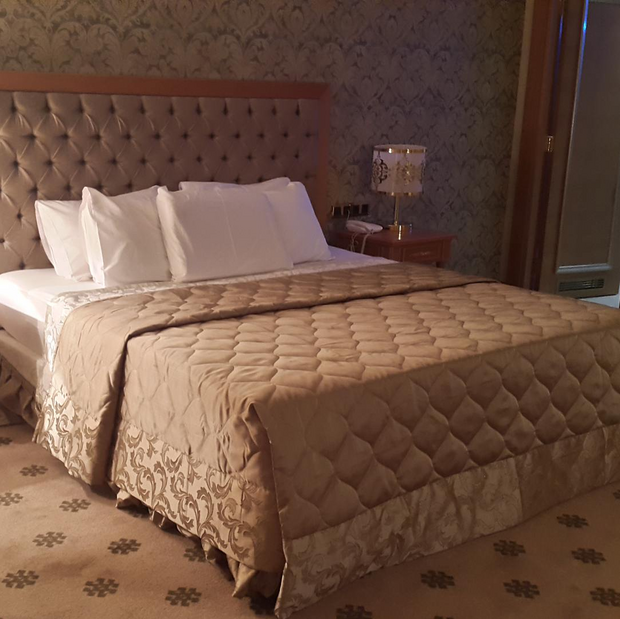 Großes Schlafzimmer, Mary Hotel, Turkmenistan Rundreise