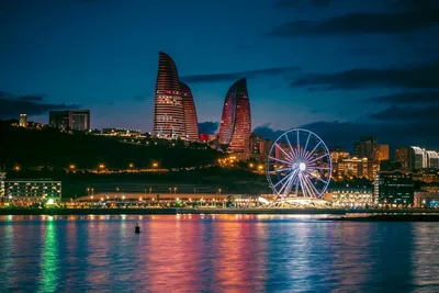 Flame Towers by Night, Baku, Aserbaidschan, Georgien und Armenien Reise