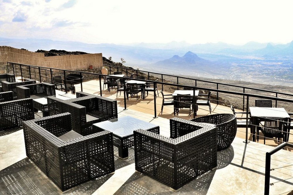 Terrasse, The View Hotel, Hail Al Shas, Oman Rundreise