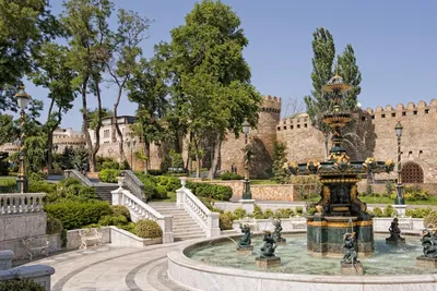 Park in Baku, Aserbaidschan, Georgien und Armenien Reise