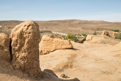 Nurata Gebirge, Ruinen Burg Nur, Usbekistan, Seidenstraße Reise