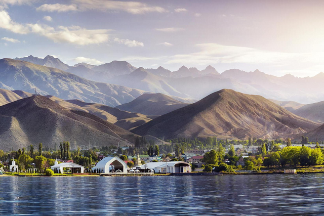 Der Ruh Ordo Kultur Komplex am Issyk Kul See, Kirgistan Rundreise