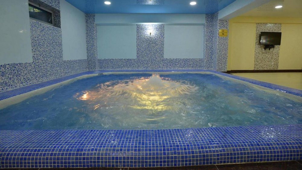 Pool, Gloria Hotel, Tashkent, Usbekistan Rundreise