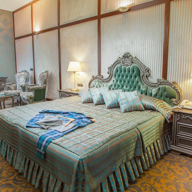 Luxusschlafzimmer, Toos Hotel, Mashad, Iran Reise