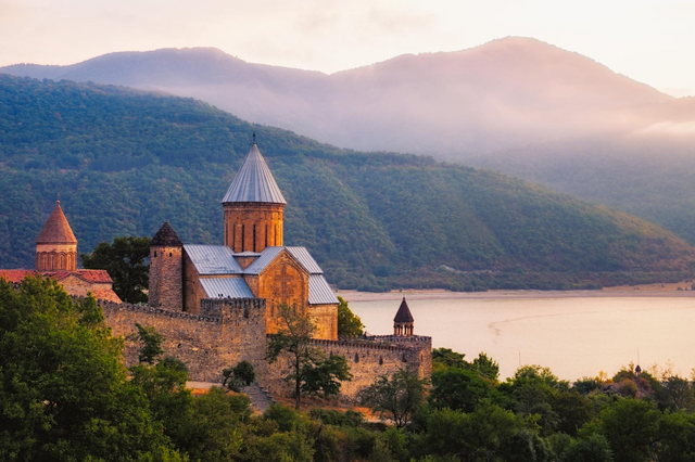 Ananuri Fortress, Georgien Privatreise
