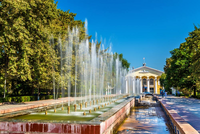 Die Alley of Youth in Bishkek, Kirgistan Rundreise